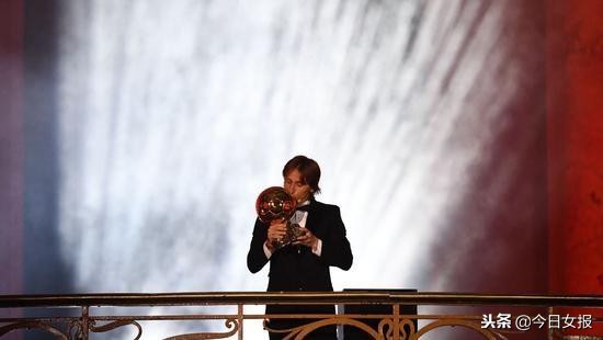 梅西c罗莫德里奇三签,莫德里奇终结梅西c罗十年