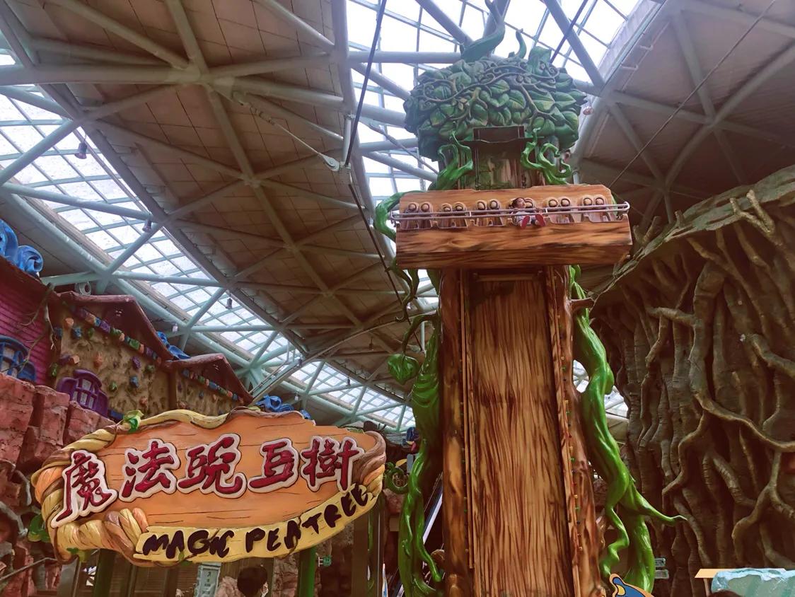 听戏享受这悠闲时光,听戏喝酒自在逍遥