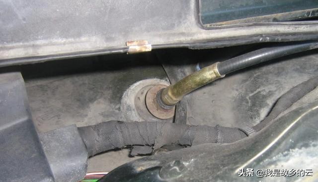 货车离合器踏板回位慢什么原因,离合器踏板重