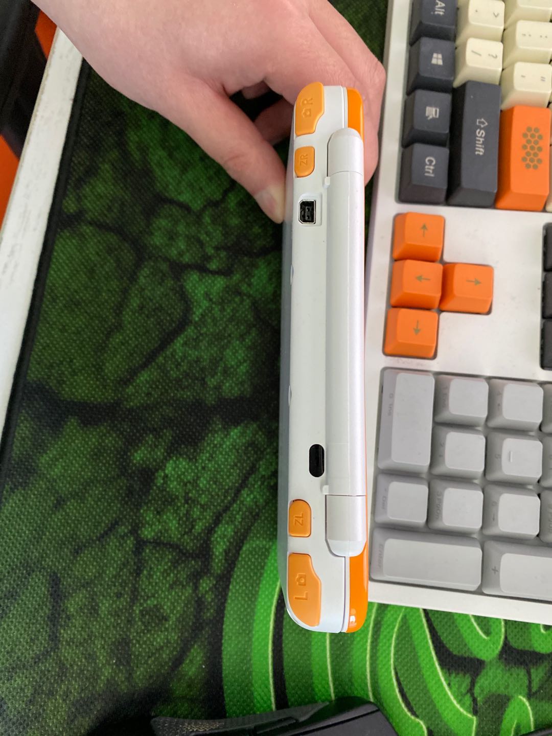 游戏机switch到底该不该入手,switch游戏机2代测评