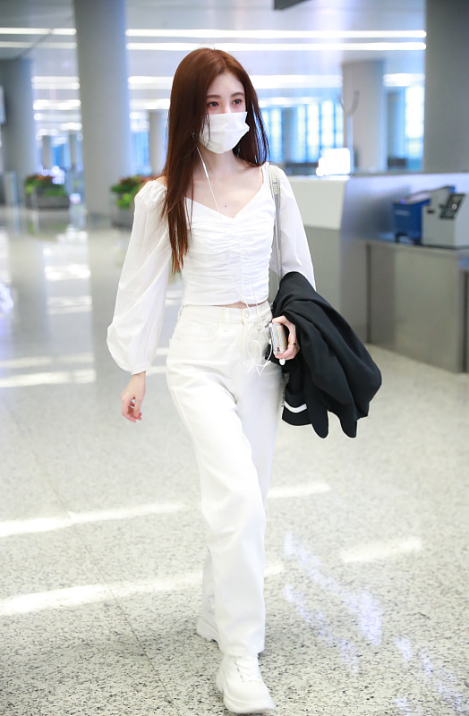 白裤子阔腿裤搭什么上衣好看夏季,穿阔腿裤穿什么牛仔裤好看