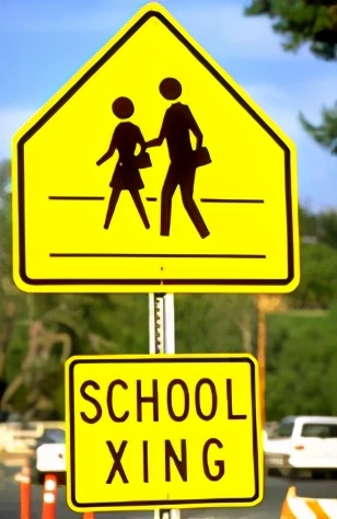 斑马线上的英文什么意思,斑马线上有人是什么标志