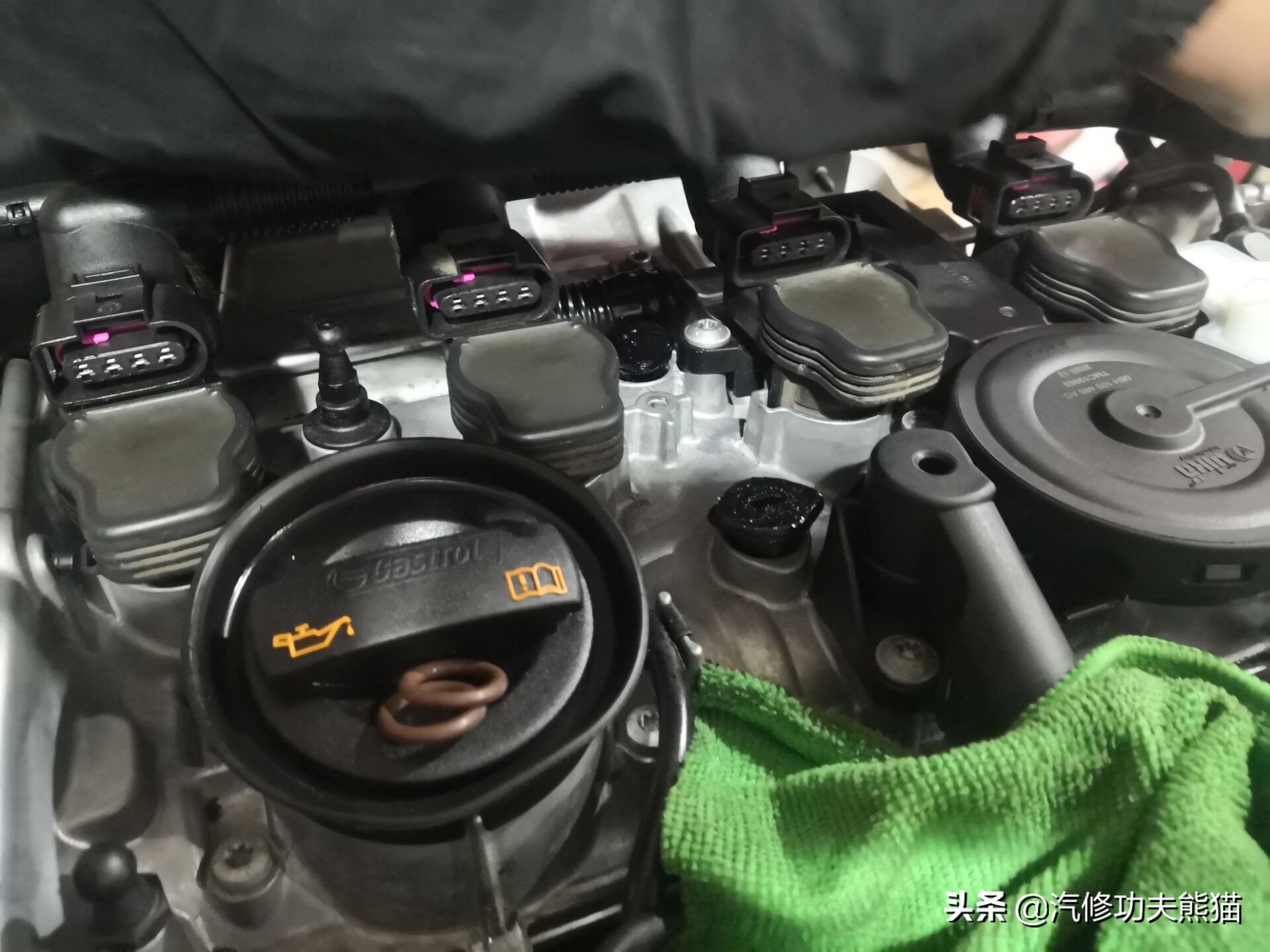 斯柯达烧机油是免拆治理还是大修,斯柯达昊锐烧机油大修