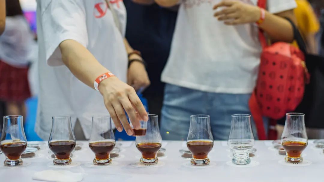 这届深圳人的快乐水,不再是奶茶了?