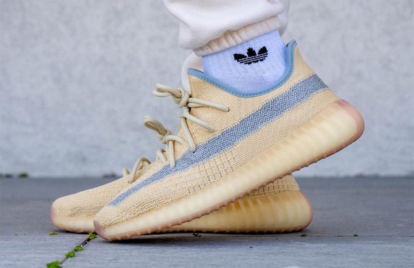 yeezy350v2亚麻色穿搭,yeezy350v2鞋型不一样
