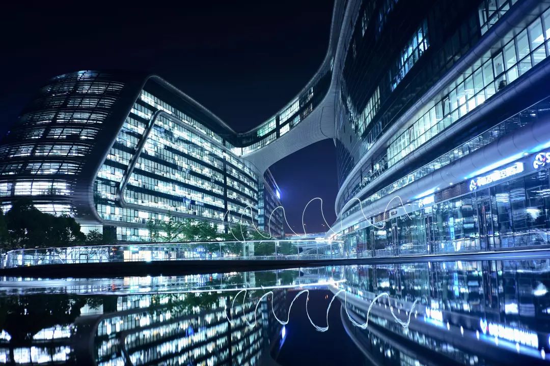 疯狂刷屏！夜晚24:00的上海街头，藏着另一幅面孔…