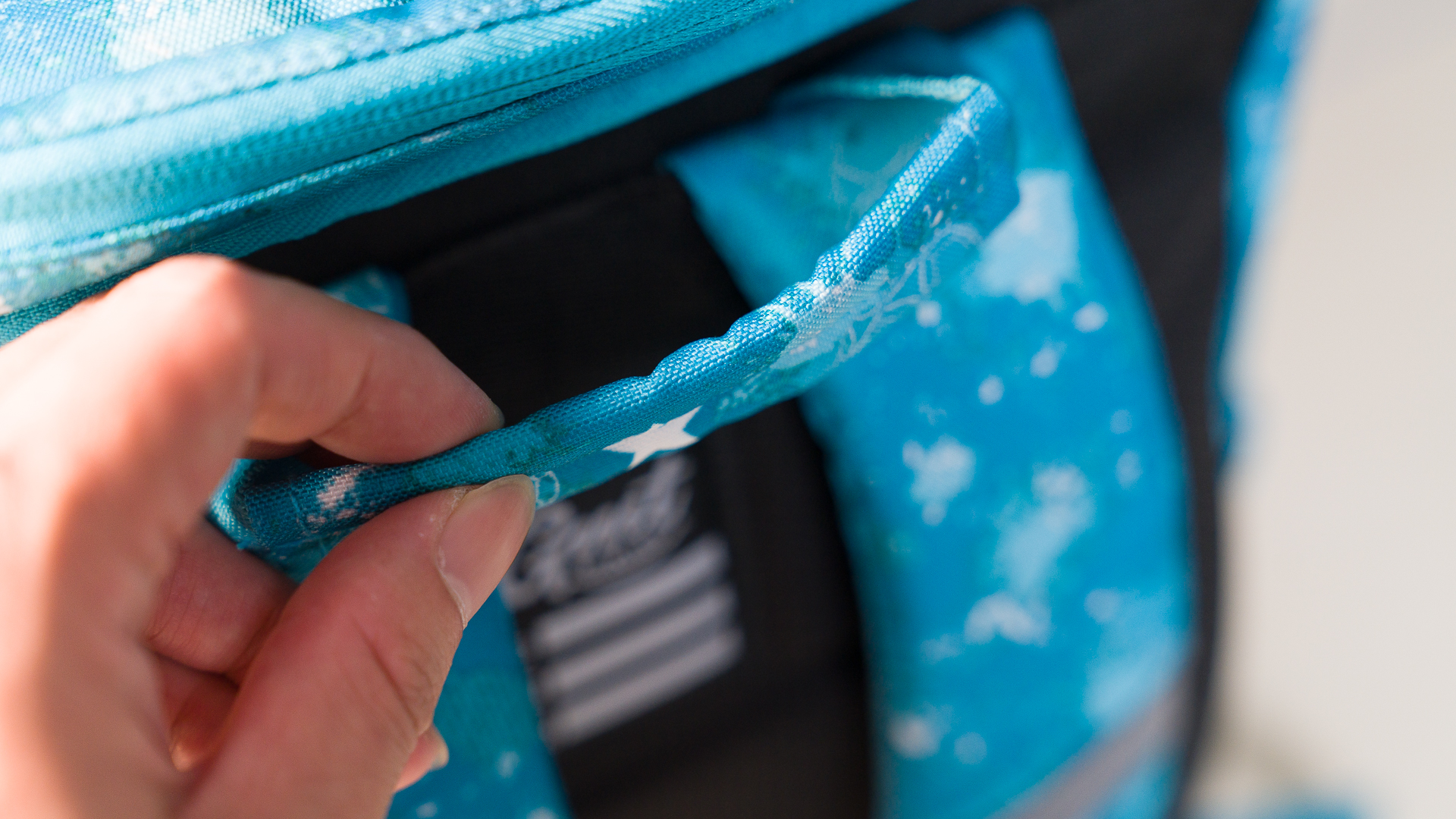 减负护脊书包怎么选,如何给孩子选一款好的护脊书包