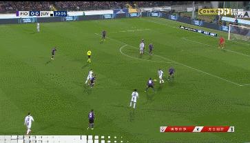 c罗里程碑之夜继续刷新纪录,c罗全场欢呼插兜走