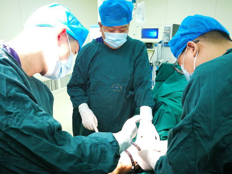 太原中心医院骨科汾东一病区完成首例ilizarov外固定矫形高弓足