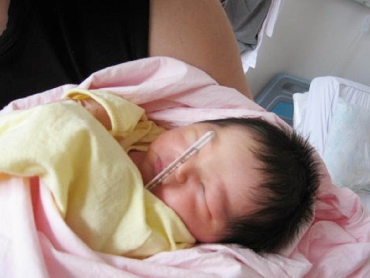 腋下测量体温多少度算发烧,新生儿发烧多久测量一次体温