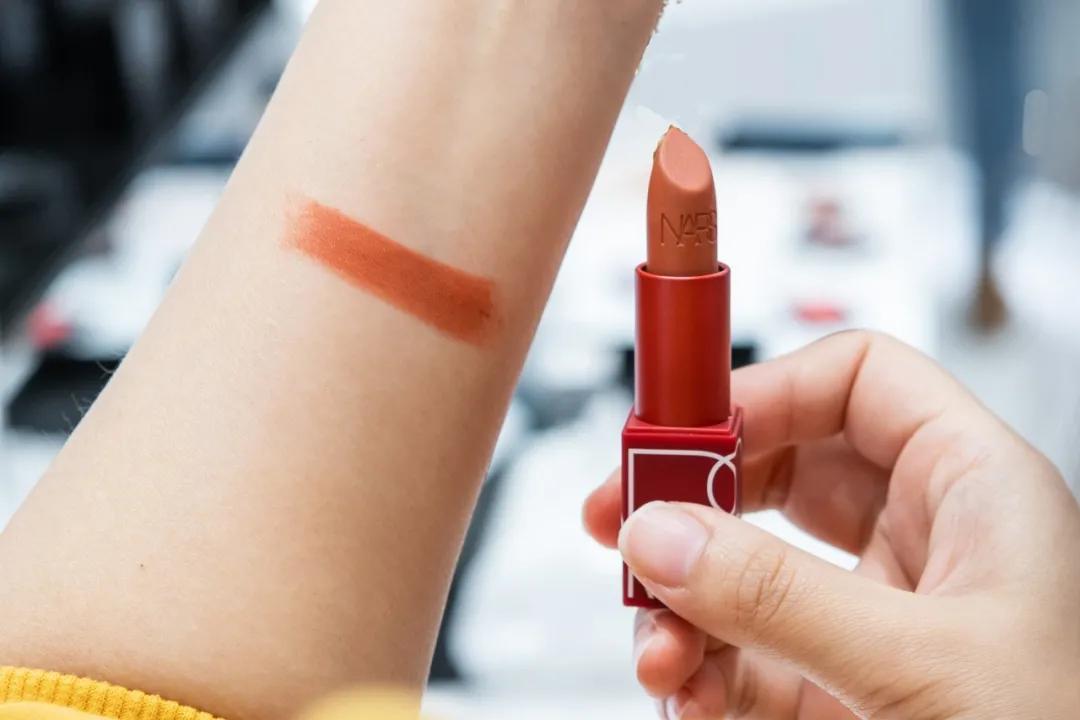 刷爆全网的美妆店空降天津了，到处都是人，大批现场照片被曝光