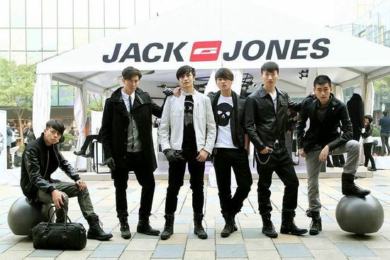 杰克琼斯是不是算潮牌,杰克琼斯最新的衣服