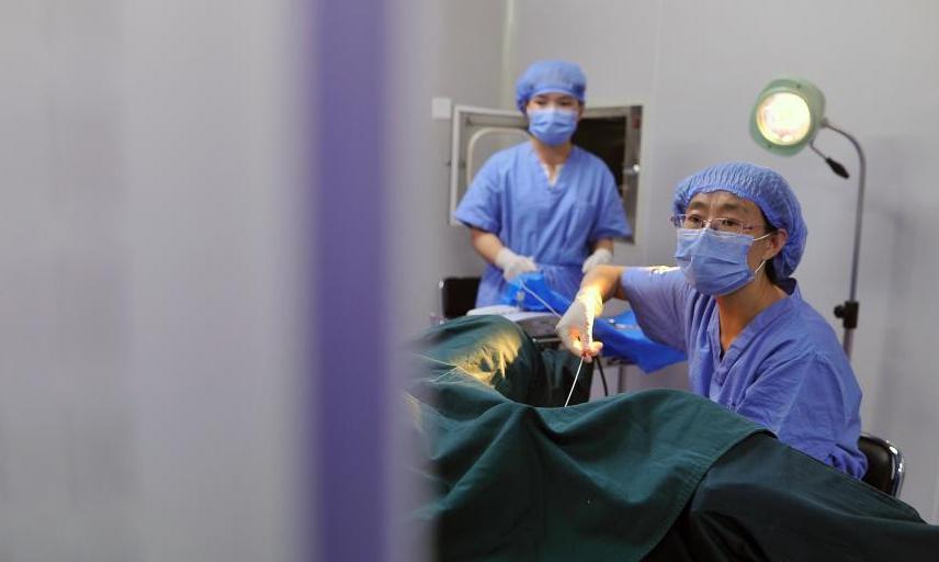 为啥试管婴儿取卵这么疼？一个妈妈说出经历，取精也这么疼就好了