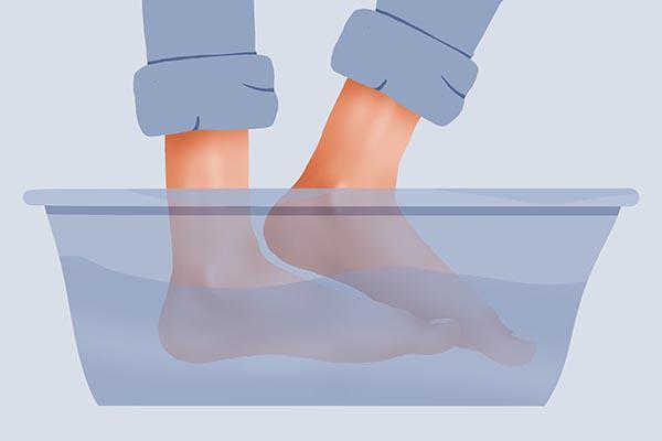 脚底脱皮和干裂是肝有问题吗,为什么脚底都起皮了