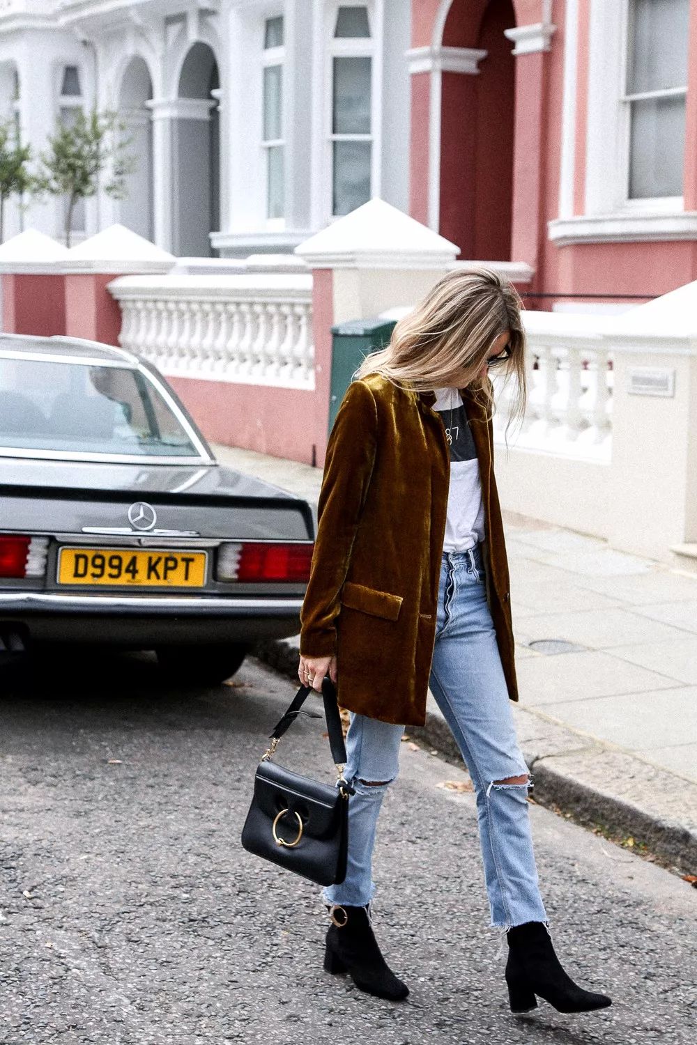 秋天穿丝绒太美太高级了 (轻薄高级的丝绒质地太讨人喜欢了)