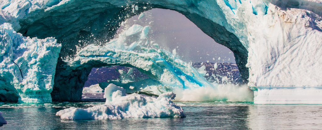 地球温度升高导致冰山融化,地球海平面不断升高