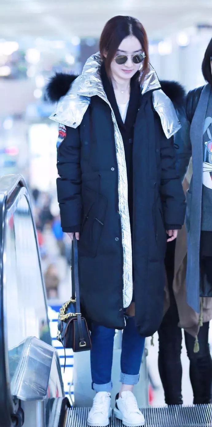 杨紫宋轶,宋轶羽绒服粉色