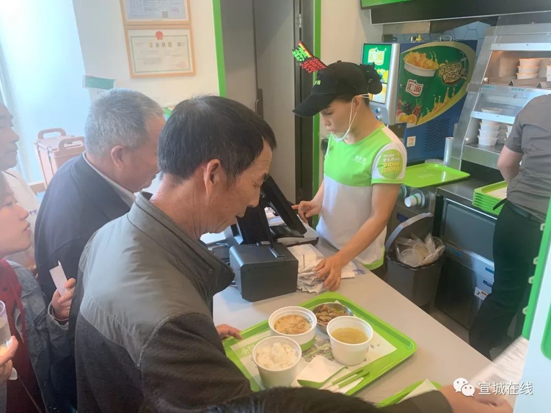 安徽宣城老乡鸡,广德老乡鸡排队视频