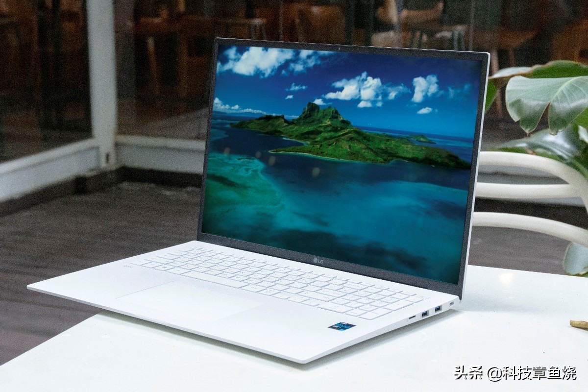 lg原厂显示器,lggram屏幕感受