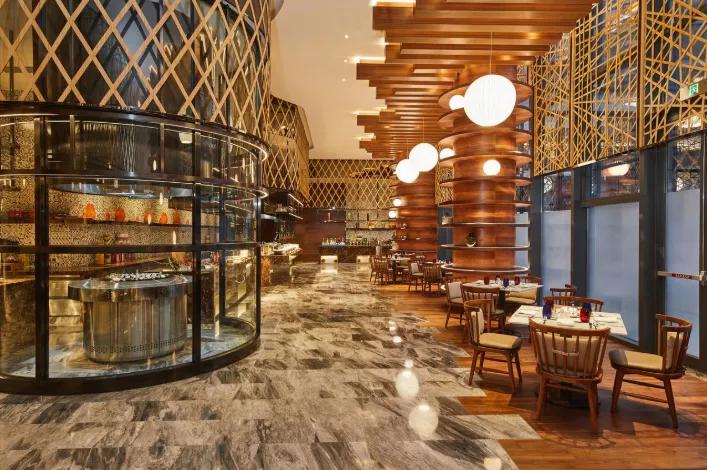 均温20℃的海滨老城，紫色泡桐花美得像国外，现在去性价比超高