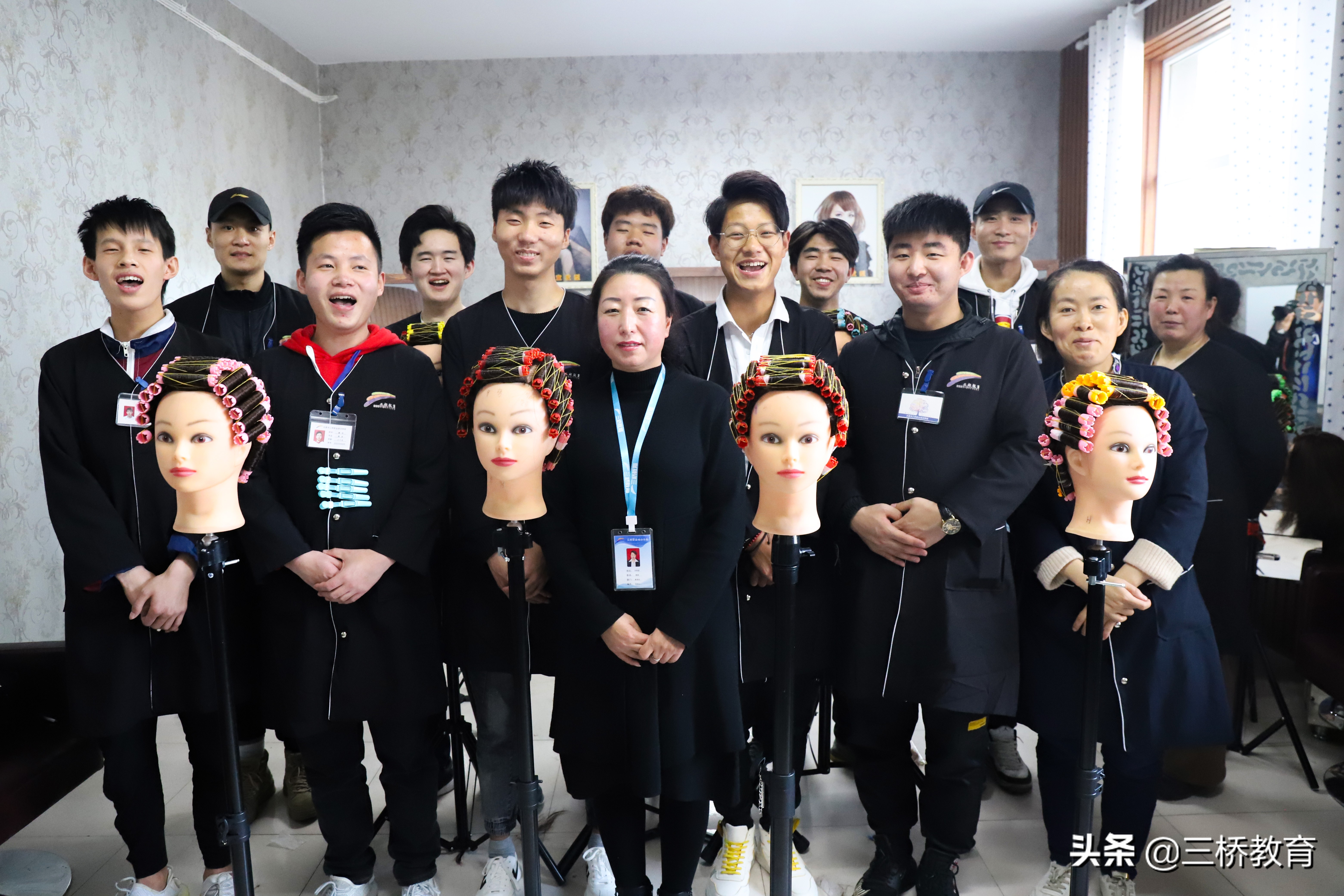 学美发的年龄有限制吗,学美发必须年纪轻吗