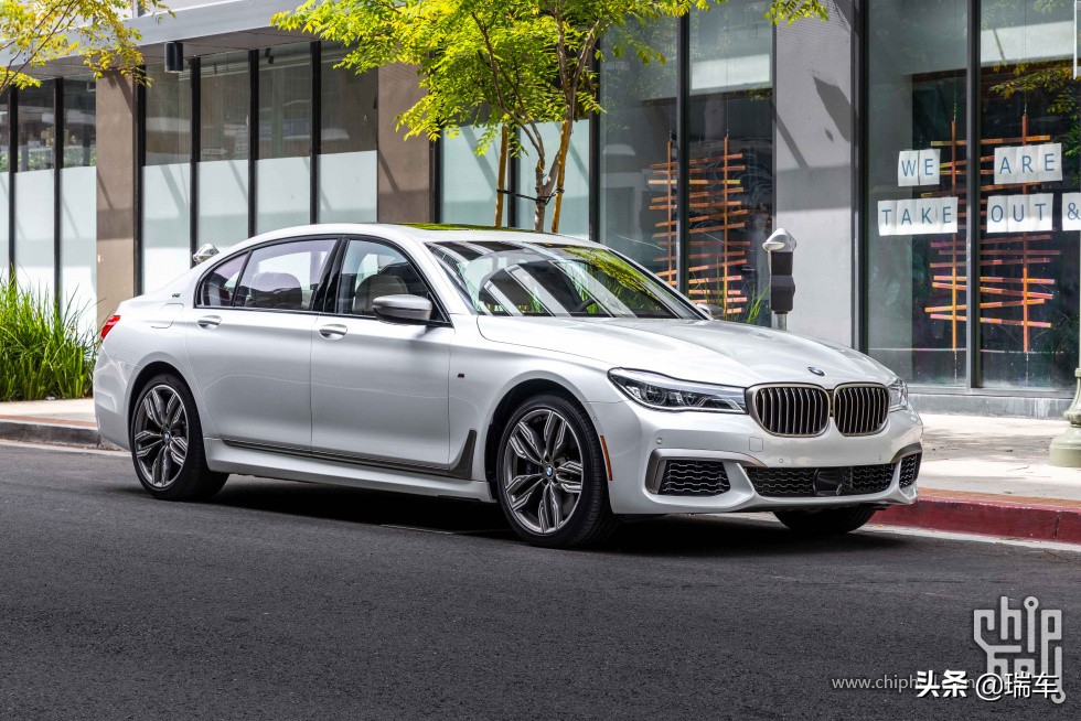 新款宝马m760liv12曜影特别版,宝马的v12