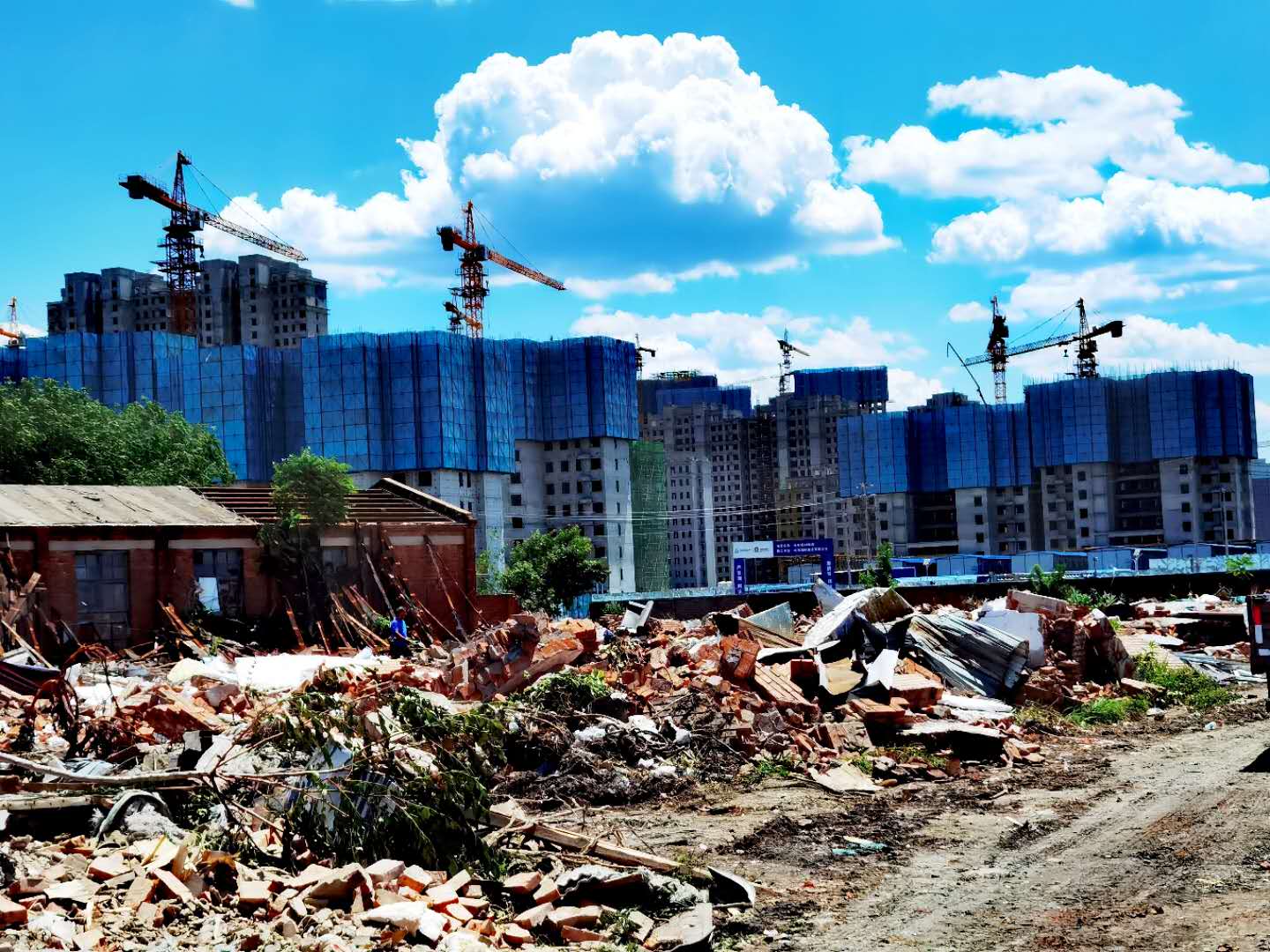 楼盘火爆揭秘,这个楼盘为什么这么引人注意