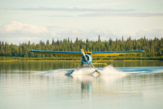 坐飞机去度假酒店,坐飞机去杭州住宾馆