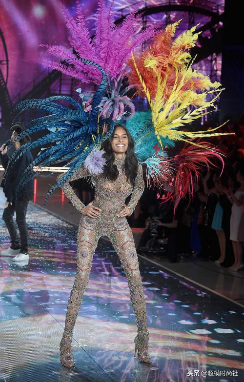 维密超模十大经典失误,维密超模十大经典瞬间