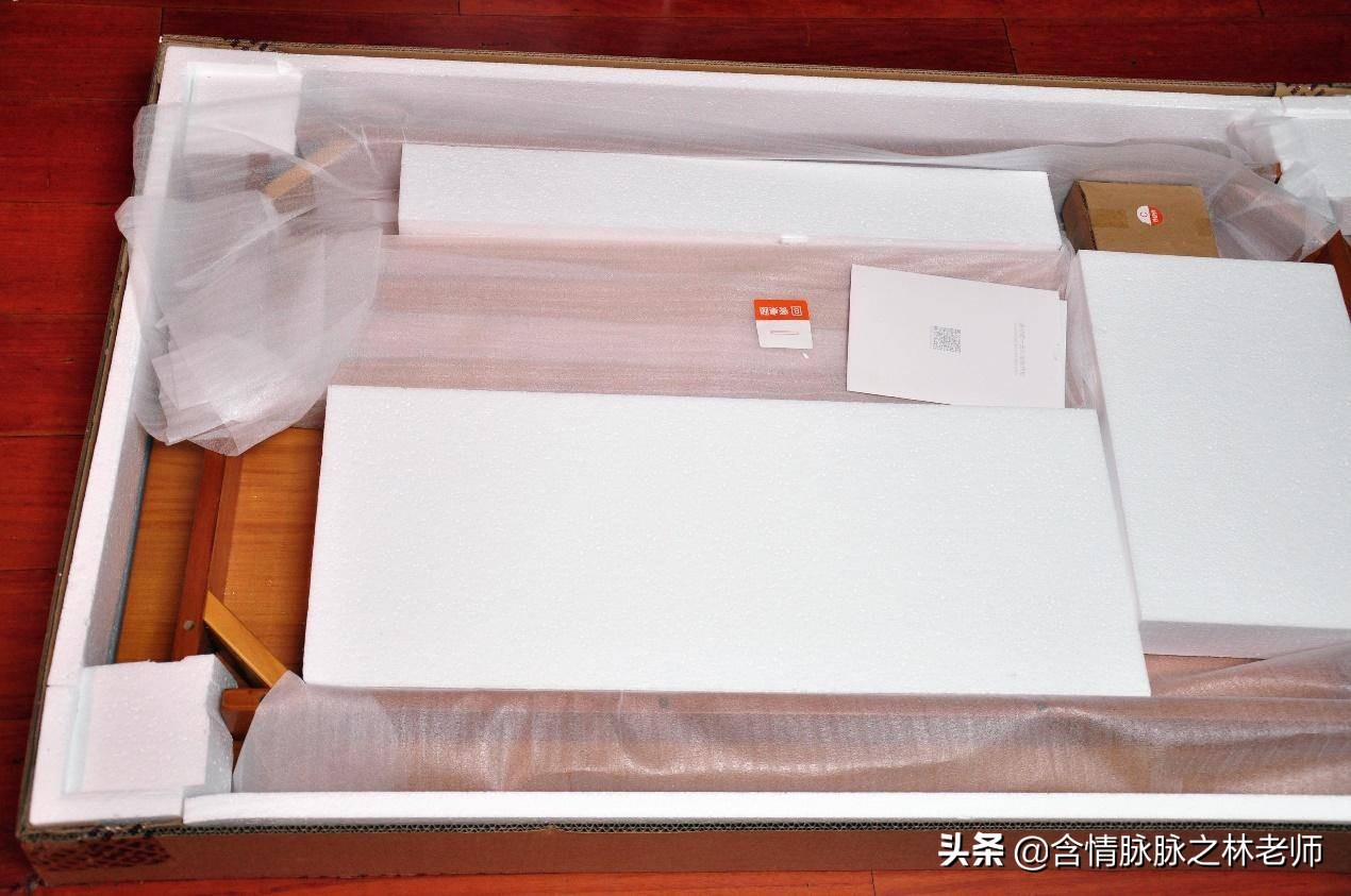 最新款式餐桌家用,实用实木餐桌款式推荐