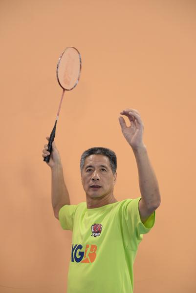 羽毛球技术学习顺序,羽毛球技术动作高远球