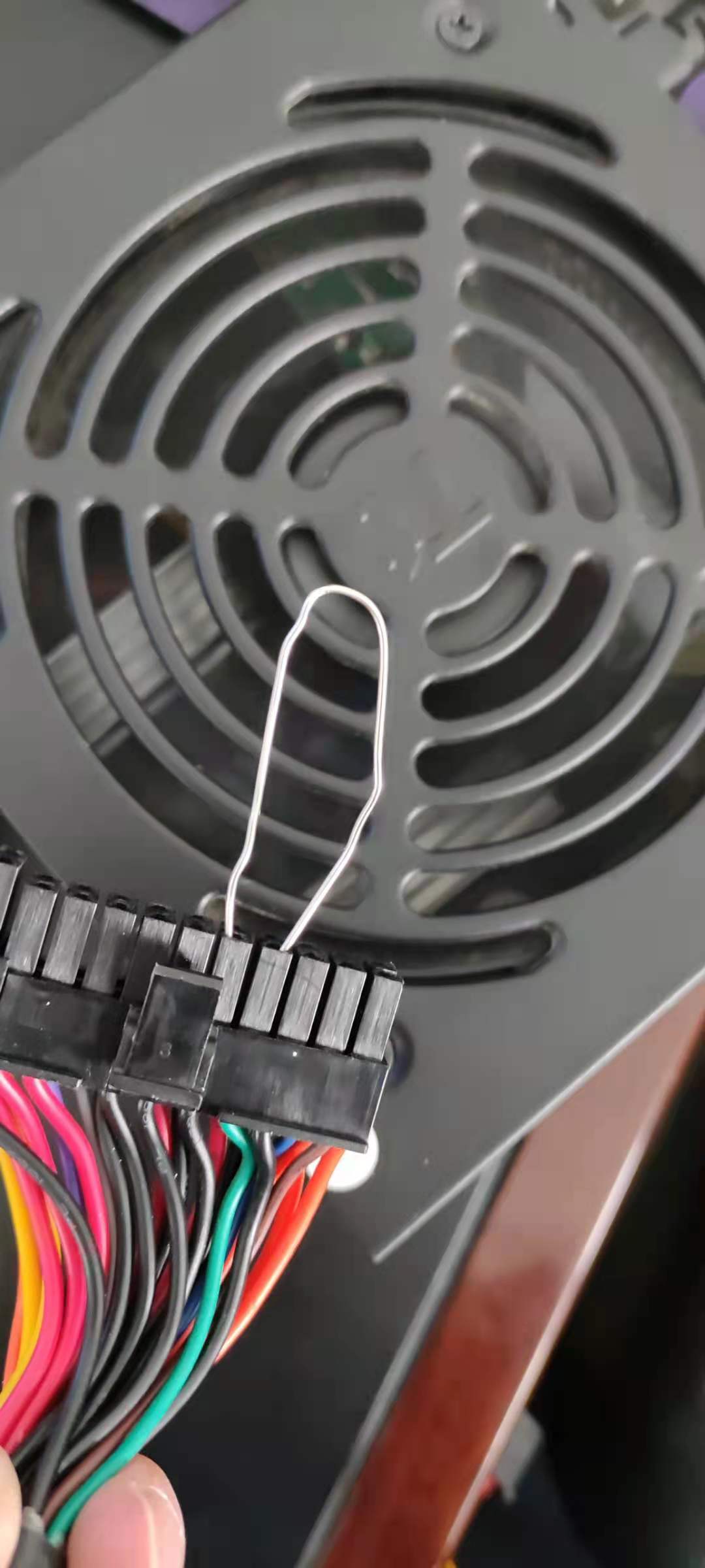 电脑开机给不上电什么原因,电脑开机没反应不通电电源是好的