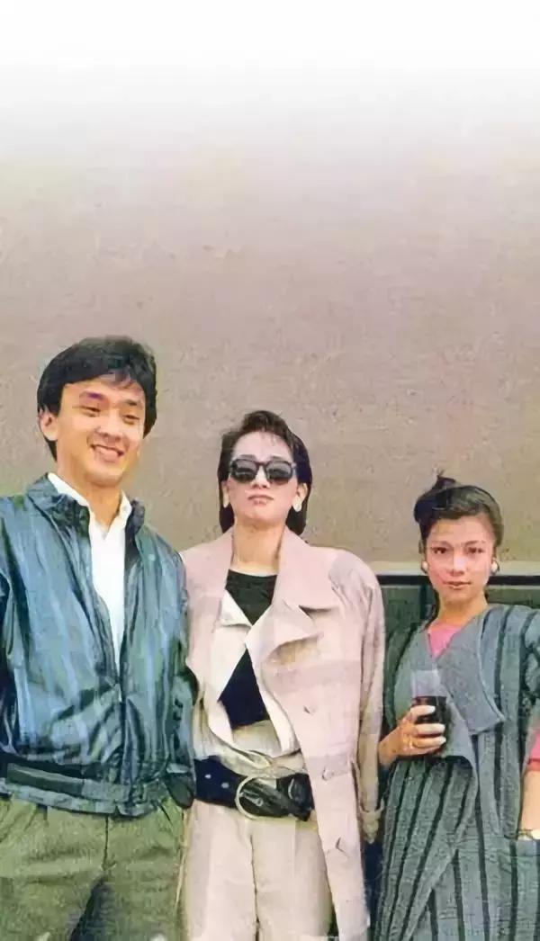 赵文卓梅艳芳扶灵,梅艳芳扶灵赵文卓