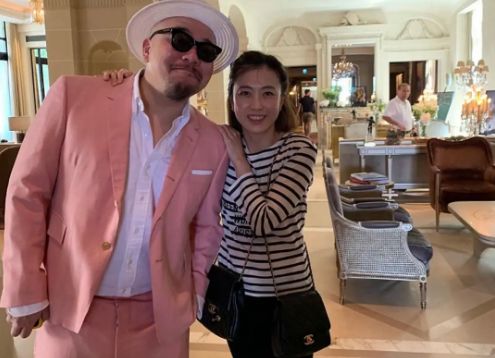 甩掉刘銮雄的爱马仕，甘比已在豪门当家做主，大局已定气势足？