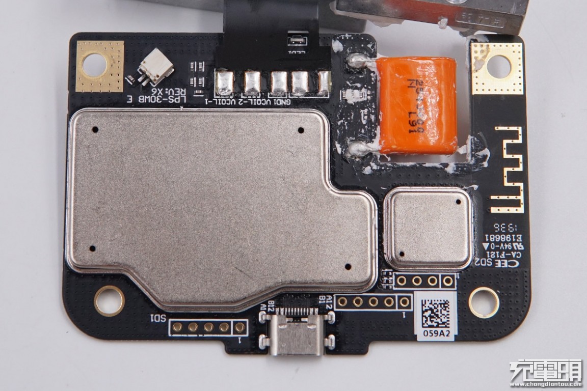 小米升降式无线充和80w无线充对比,小米20瓦无线充拆解