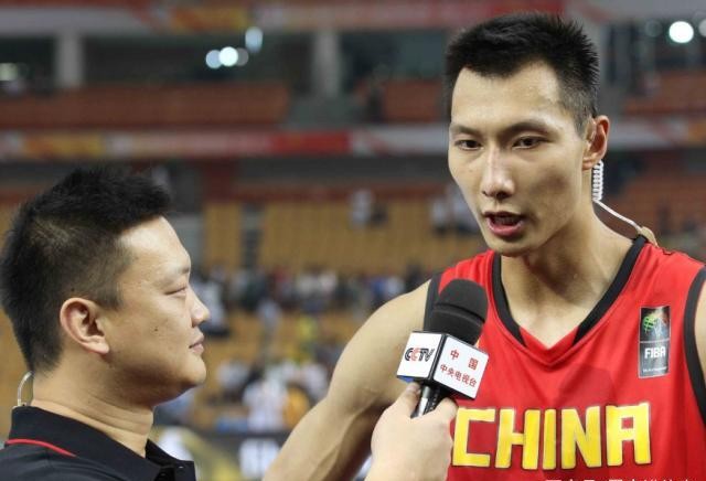 易建联脾气,易建联暴躁集锦