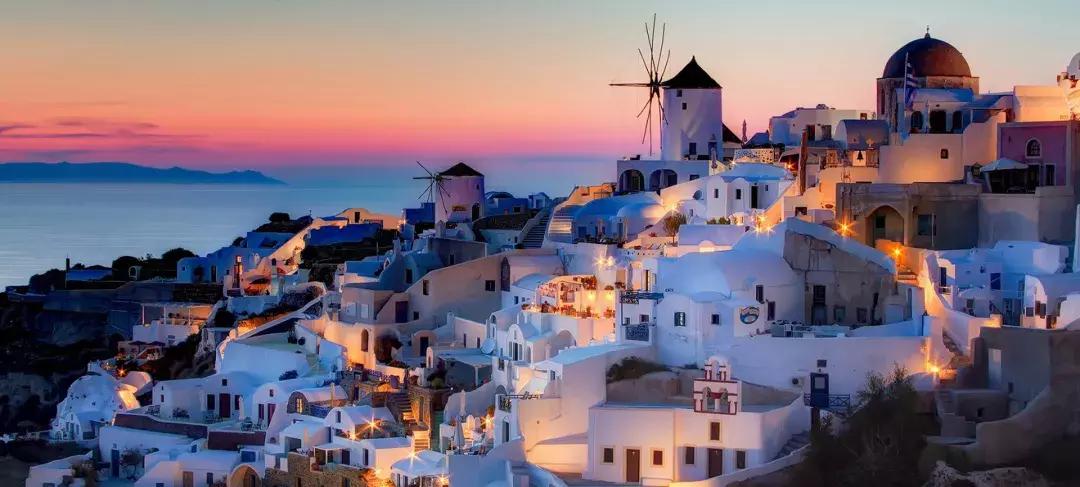 希腊爱琴海圣托里尼岛报团直播,没去过希腊爱琴海畔的圣托里尼
