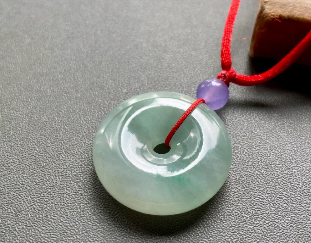 翡翠辨别技巧快速判断翡翠的优劣,如何使用翡翠手电筒鉴别翡翠