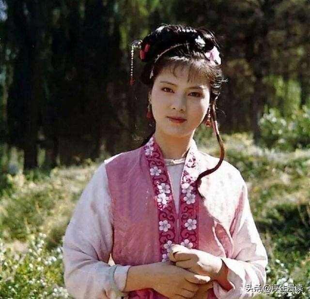 红楼梦贾政说袭人名字谁给起的,贾政训斥宝玉给袭人起名是多少回