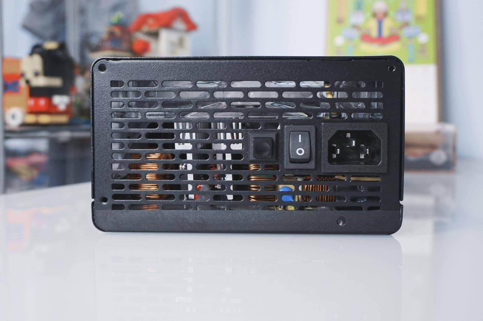 金牌全模组电源超频,超频三七防芯额定550w