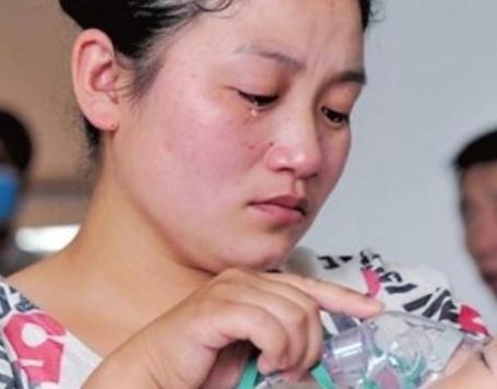 坐月子能不能洗头洗澡头发好痒,坐月子能不能洗头吹风