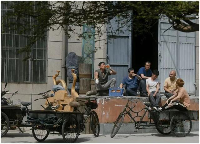 张嘉译吃面条,大口猛吸面条