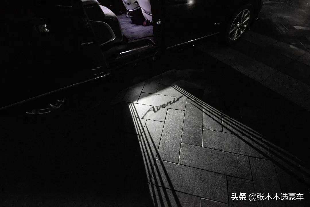 别克商务车gl8领导座位,别克gl8商务车坐八个人