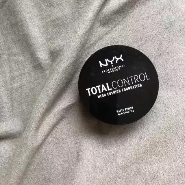 雅诗兰黛粉水油性肌肤,兰蔻和雅诗兰黛哪个粉底适合油皮