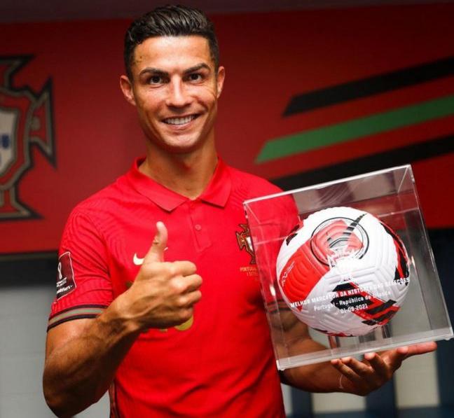 2016欧洲杯葡萄牙夺冠后c罗痛哭,2016欧洲杯葡萄牙夺冠c罗反应