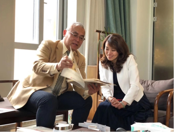 考研复试给导师送礼多少比较好,考研复试到底要不要给导师发邮件