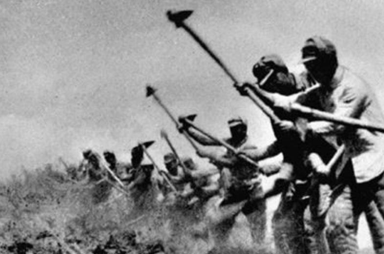 他曾紧急救驾毛主席，建国后中央规定，见主席不准带枪，他是例外