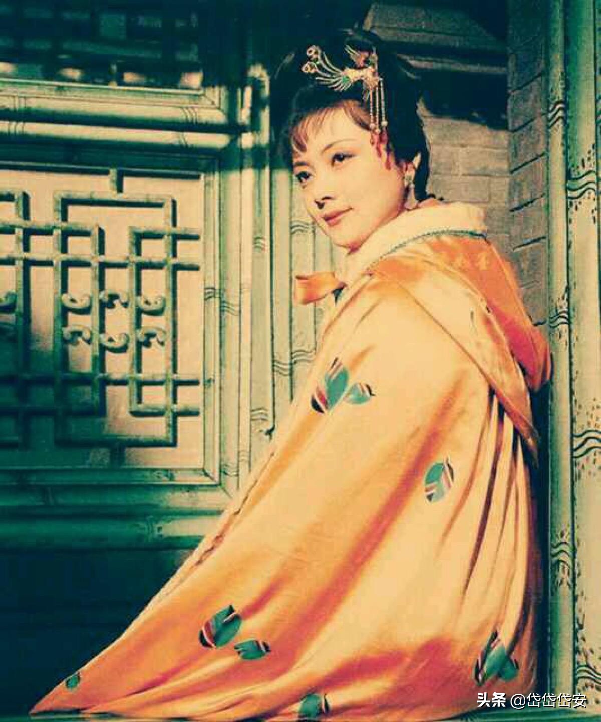 红楼梦的奢华与悲剧 (红楼梦是一部辛酸史)