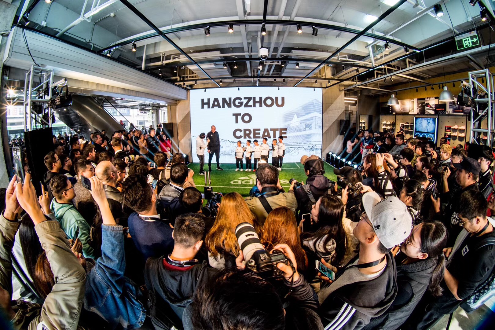 齐达内来杭州,齐达内现身