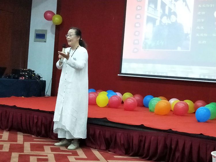 岁月不老我们不散全文,岁月不老我们不散什么意思